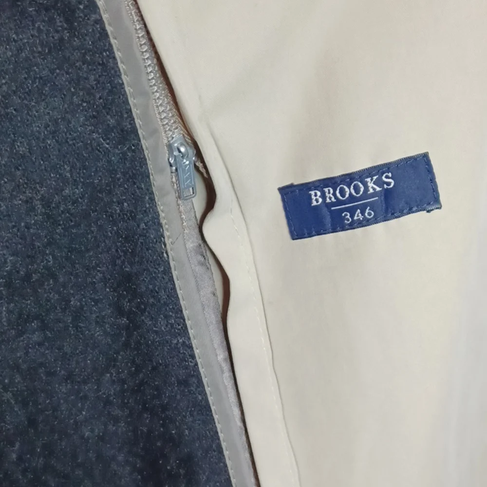 BROOKS 346 Tan Color Men's Trench Coat. Size 44R - Picture 7 of 16